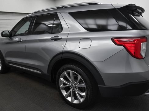 Used 2023 Ford Explorer Platinum w/ Technology Package image 5