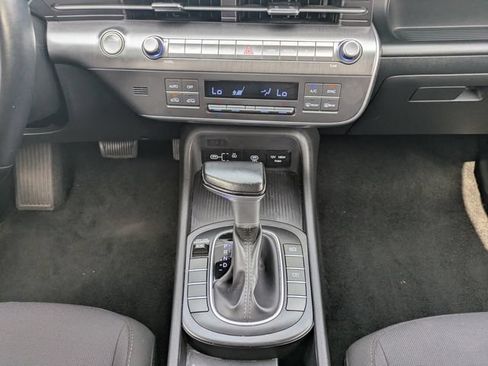 Used 2025 Hyundai Kona SEL FWD image 18