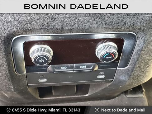 Used 2021 GMC Yukon SLE image 13