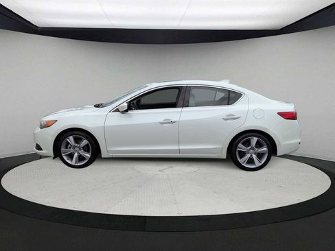 Used 2013 Acura ILX w/ Technology Package image 5