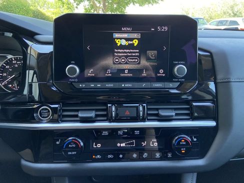 Used 2024 Nissan Pathfinder SV w/ SV Premium Package AWD/4WD image 20