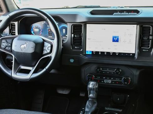 Used 2025 Ford Bronco Big Bend AWD/4WD image 2