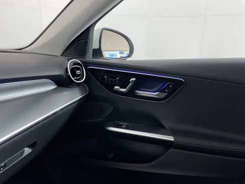 Used 2025 Mercedes-Benz C 300 Sedan image 12