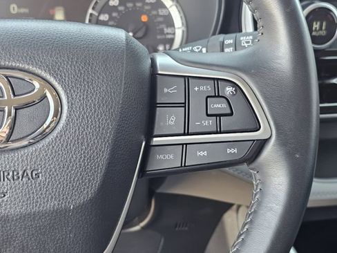 Used 2024 Toyota Highlander LE image 26