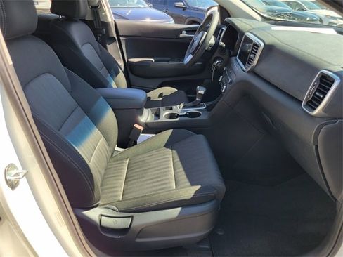Used 2022 Kia Sportage LX image 15
