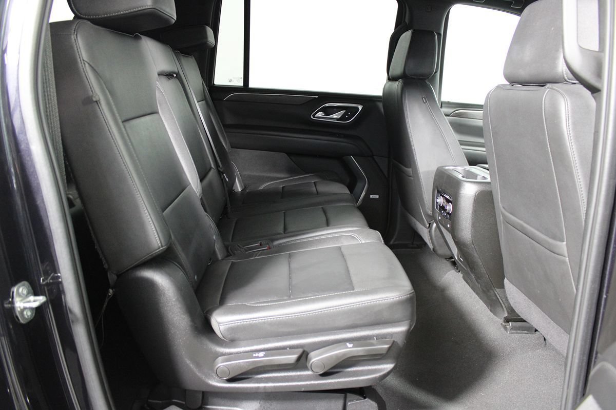Used 2024 Chevrolet Suburban LT RWD image 26