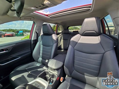 Used 2022 Toyota RAV4 XLE Premium AWD/4WD image 27
