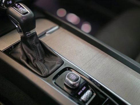 Used 2021 Volvo V60 T5 Cross Country w/ Climate Package image 20