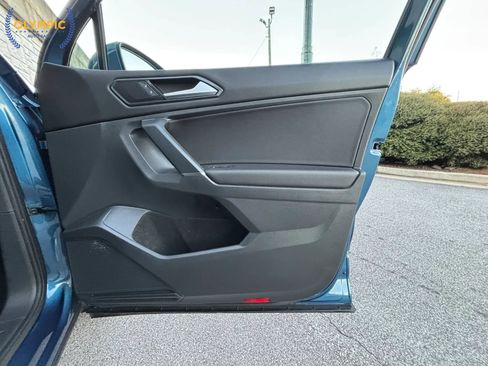 Used 2018 Volkswagen Tiguan SE image 43