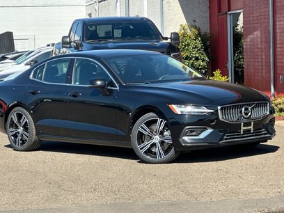 Used 2021 Volvo S60 T6 Inscription w/ Climate Package
