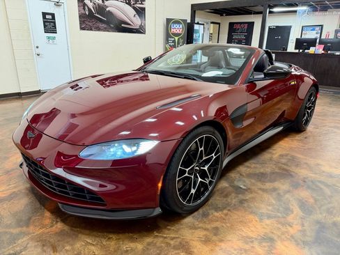 Used 2021 Aston Martin V8 Vantage Roadster image 5