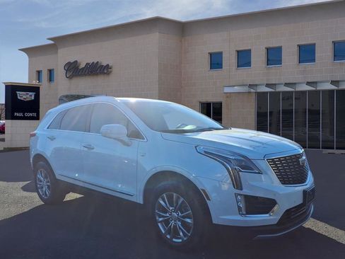 Certified 2022 Cadillac XT5 Premium Luxury image 3