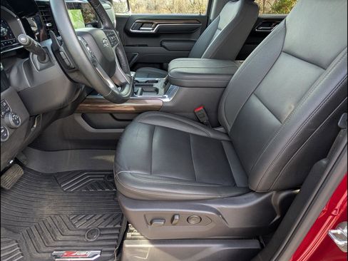 Used 2024 Chevrolet Silverado 1500 LT Trail Boss w/ LT Trail Boss Premium Package image 13