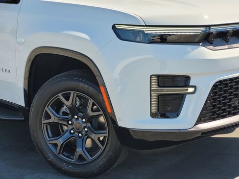 New 2026 Jeep Grand Wagoneer Limited AWD/4WD image 6