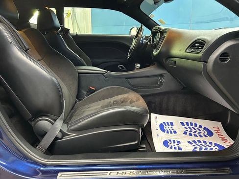 Used 2017 Dodge Challenger R/T Scat Pack w/ Leather Interior Group image 34