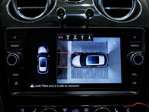Used 2018 Bentley Bentayga image 82