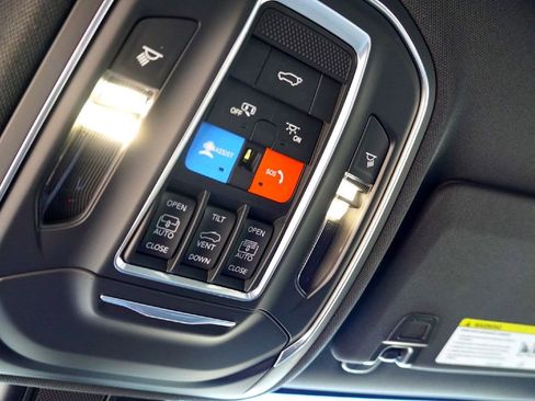 New 2025 Jeep Grand Cherokee Limited image 19