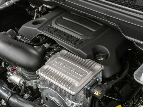 New 2026 RAM 1500 4x4 Crew Cab image 5