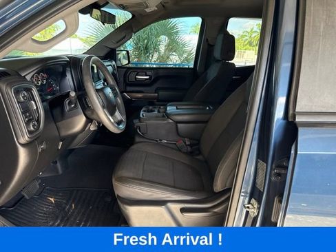 Used 2019 Chevrolet Silverado 1500 LT w/ Trailering Package RWD image 2