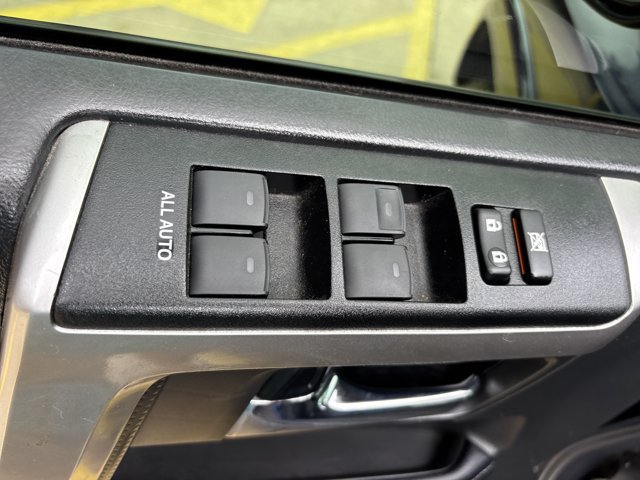 Used 2020 Toyota 4Runner SR5 AWD/4WD image 20