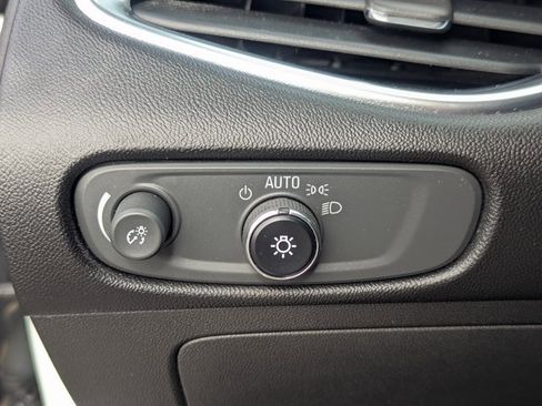 Used 2016 Chevrolet Malibu Premier w/ Driver Confidence Package II image 23