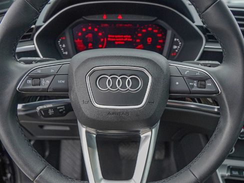 Certified 2025 Audi Q3 2.0T Premium w/ Convenience Package image 10