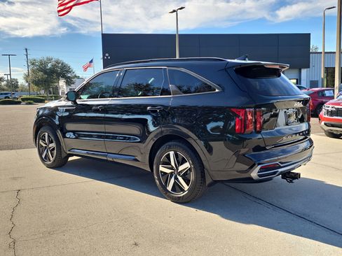 Certified 2022 Kia Sorento S image 6