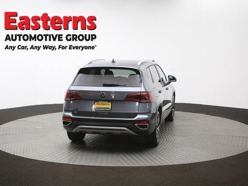 Used 2022 Volkswagen Taos SE FWD image 36