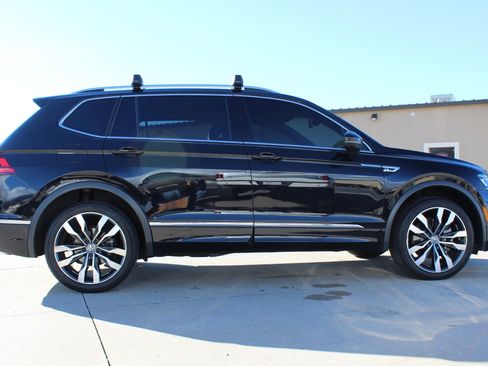Used 2021 Volkswagen Tiguan SEL Premium R-Line image 24