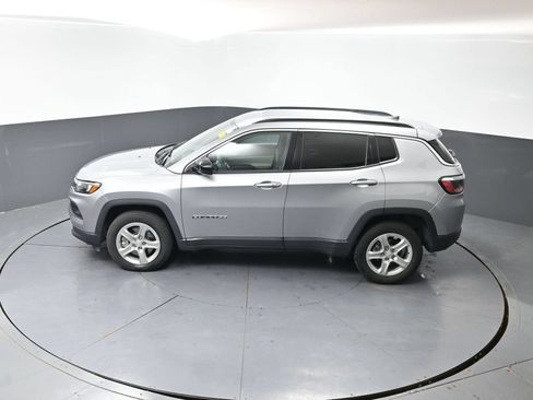 Used 2024 Jeep Compass Latitude AWD/4WD image 45
