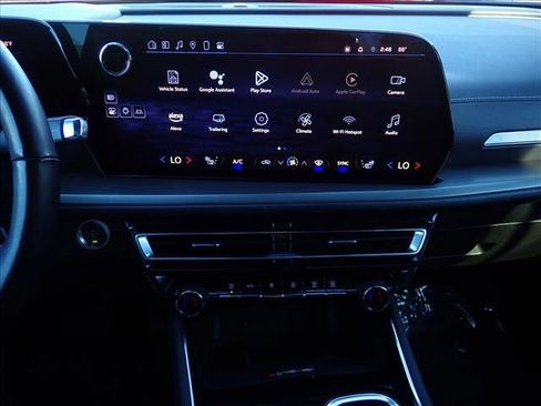 Used 2025 Chevrolet Traverse LT image 18