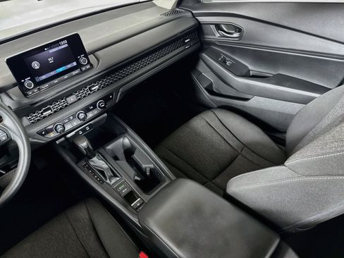 Certified 2025 Honda Accord SE image 27