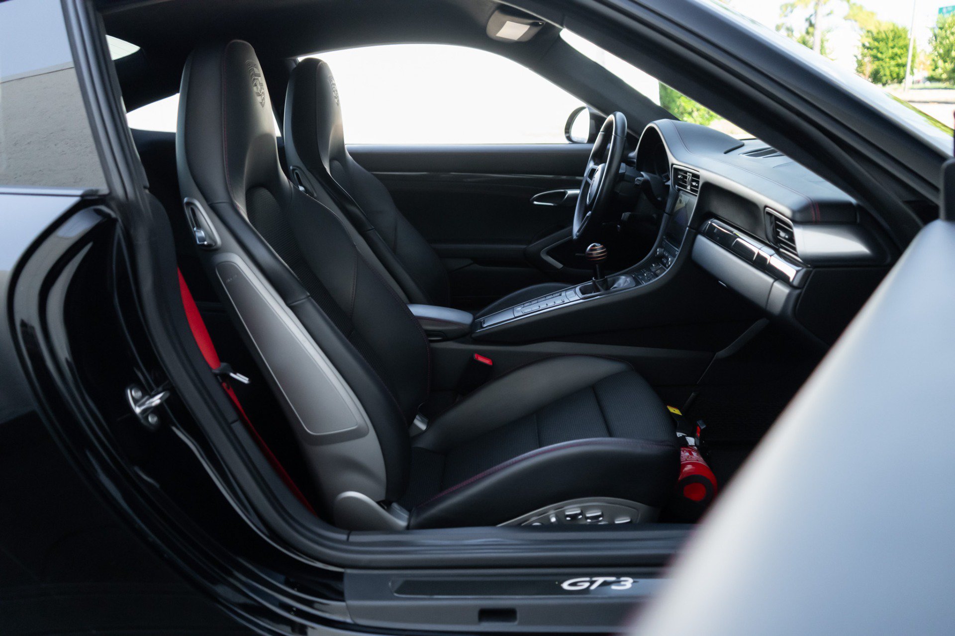 Used 2018 Porsche 911 GT3 RWD image 18