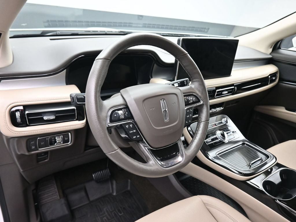 Used 2022 Lincoln Nautilus AWD w/ Premium Package image 13
