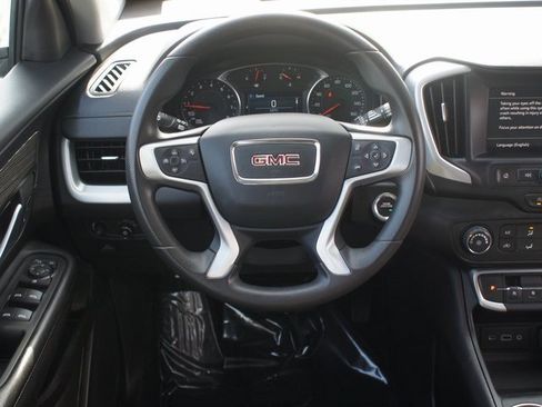 Used 2024 GMC Terrain SLE image 5