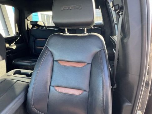 Used 2023 GMC Sierra 2500 AT4 w/ AT4 Premium Plus Package image 18