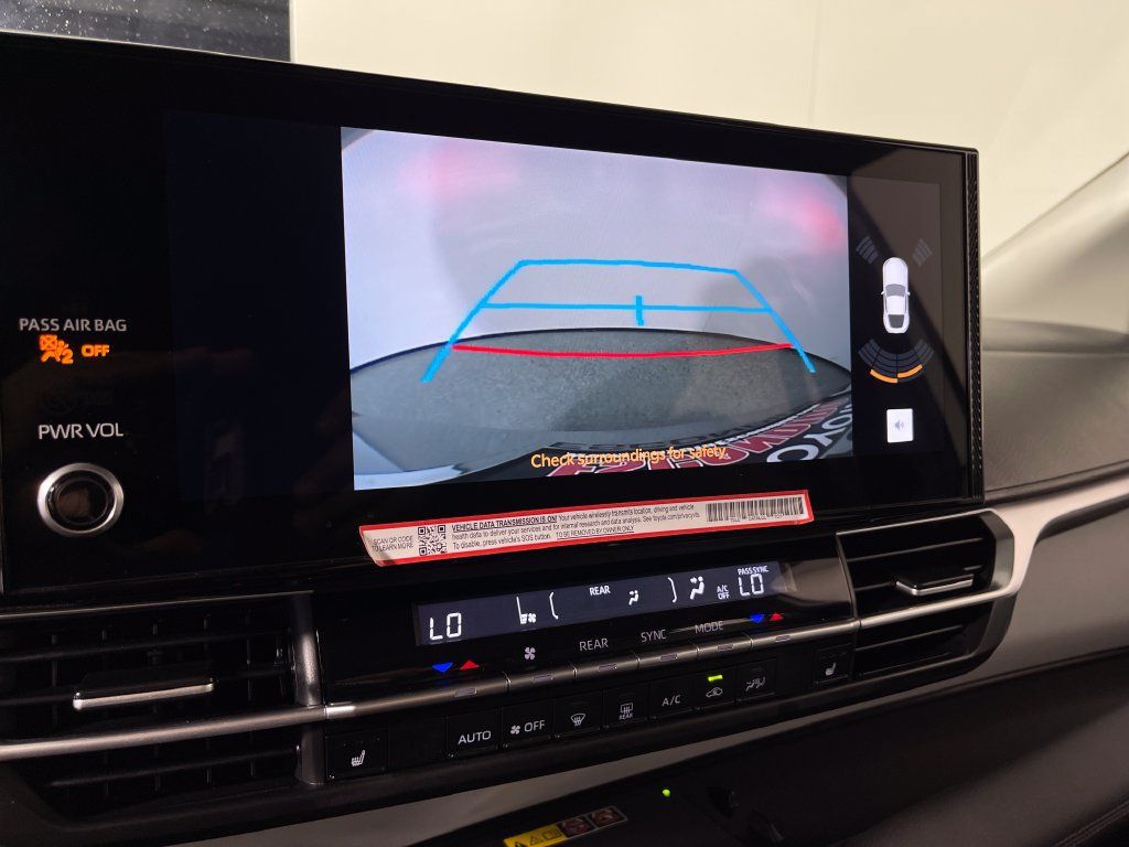 Certified 2025 Toyota Sienna XLE FWD image 21