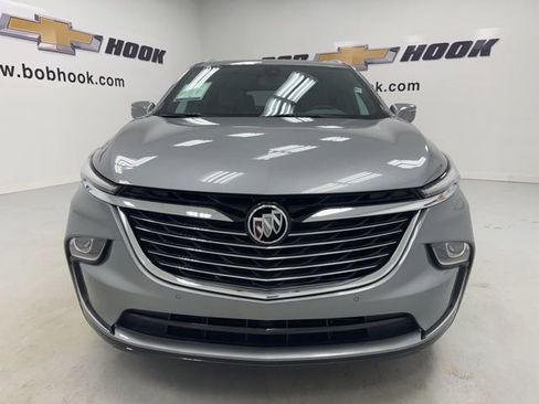 Used 2023 Buick Enclave Essence w/ Experience Buick Package FWD image 2