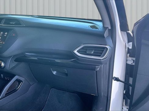 Used 2022 Chevrolet TrailBlazer LS FWD image 12