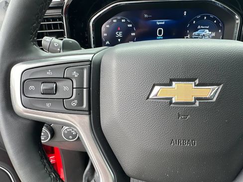 Used 2025 Chevrolet Silverado 1500 LT w/ Z71 Off-Road Package AWD/4WD image 25