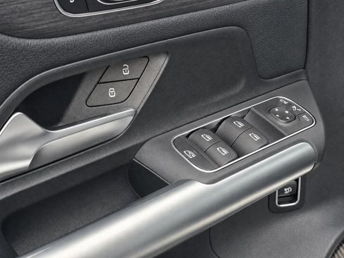 New 2026 Mercedes-Benz GLA 250 4MATIC image 35