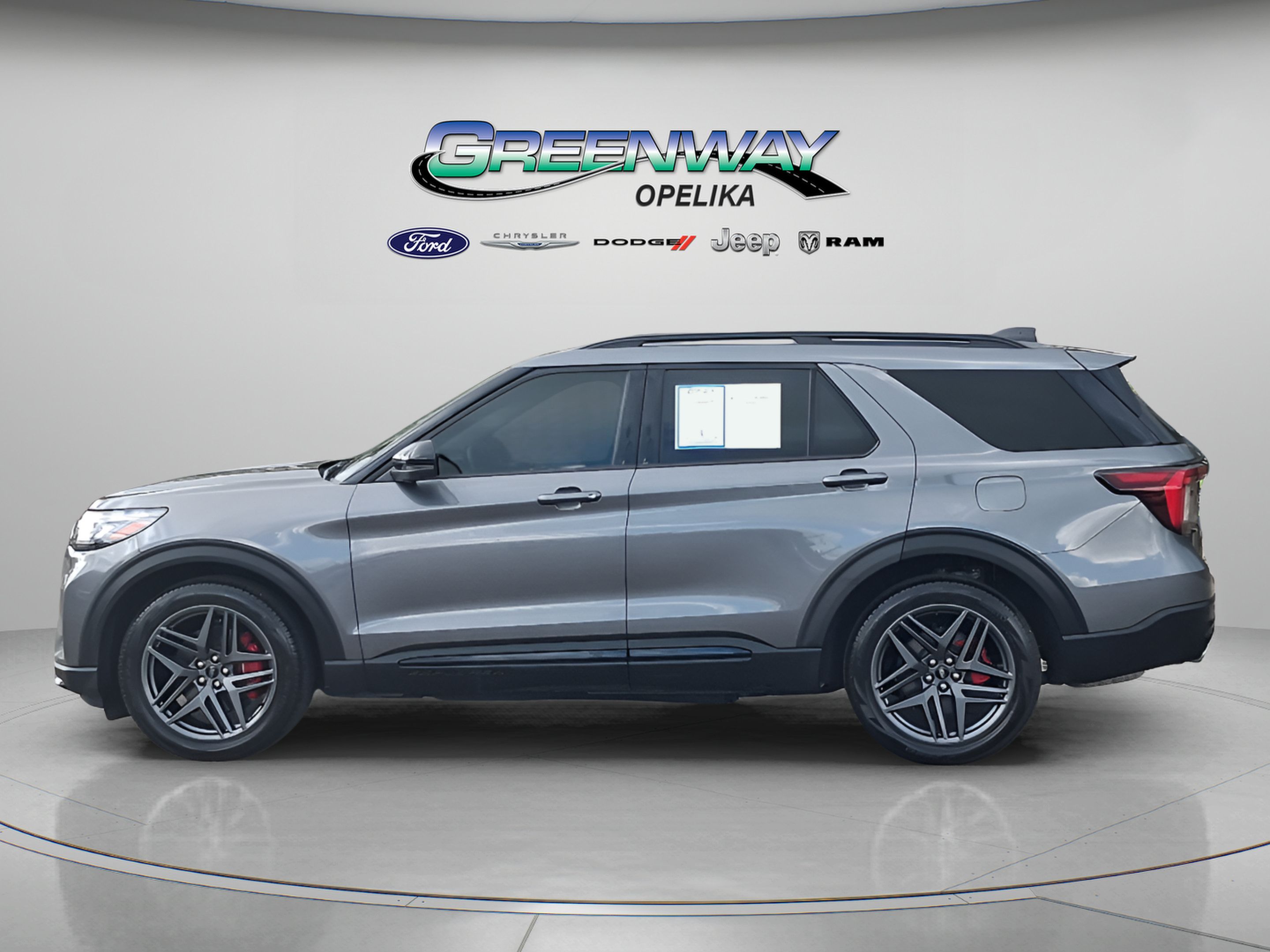 Used 2025 Ford Explorer ST AWD/4WD image 4