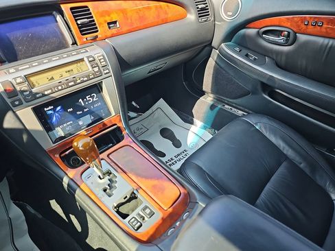Used 2006 Lexus SC 430 Convertible RWD image 23