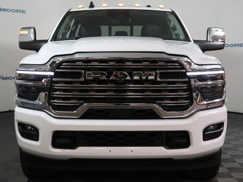 Used 2025 RAM 2500 Limited AWD/4WD image 13