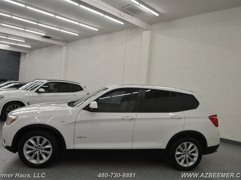 Used 2017 BMW X3 sDrive28i image 4