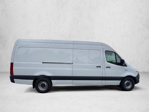 New 2025 Mercedes-Benz eSprinter 170 Cargo image 4