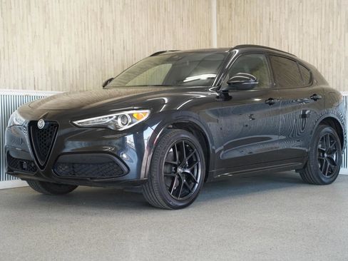 Used 2021 Alfa Romeo Stelvio Ti Sport image 4