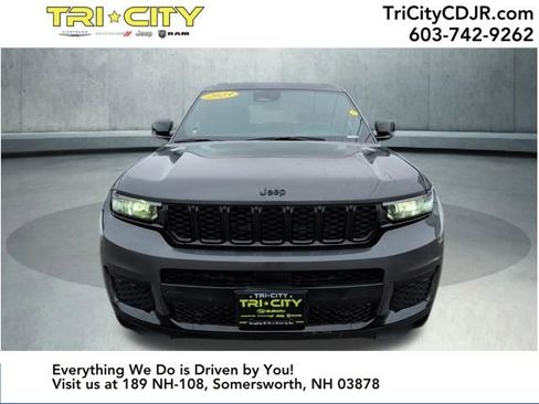 Used 2023 Jeep Grand Cherokee L Laredo image 8