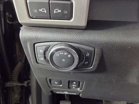 Used 2021 Ford F250 Platinum w/ FX4 Off-Road Package AWD/4WD image 20