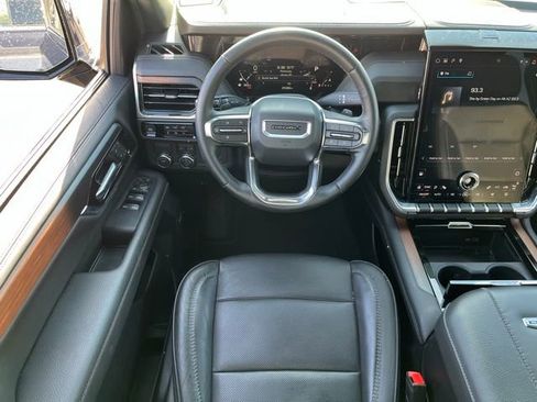 Used 2025 GMC Yukon Denali image 12